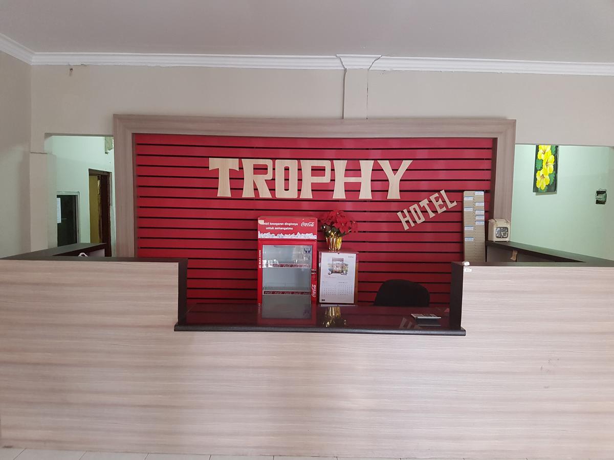 Trophy Hotel Sumbawa Besar Экстерьер фото