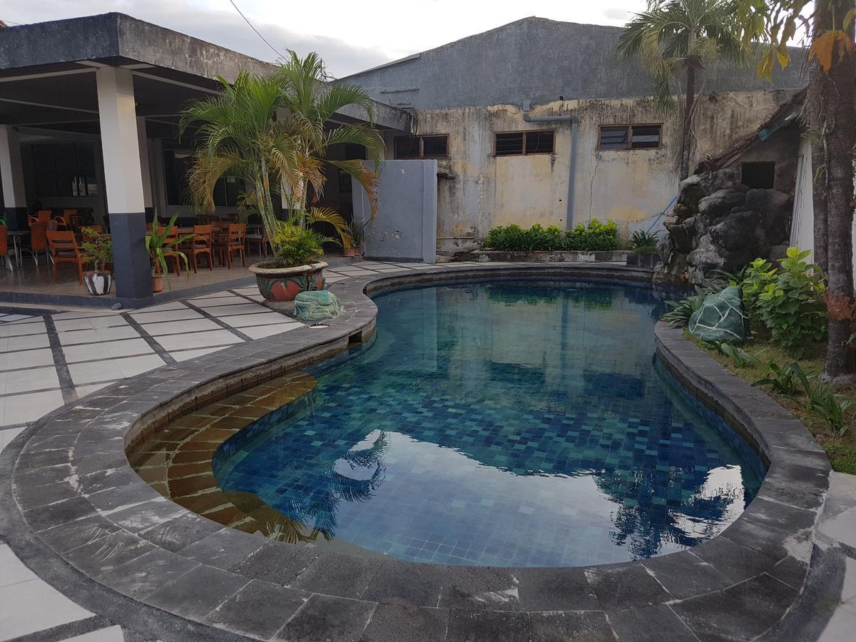 Trophy Hotel Sumbawa Besar Экстерьер фото