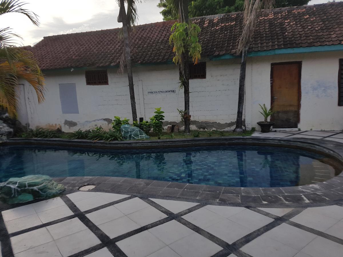 Trophy Hotel Sumbawa Besar Экстерьер фото